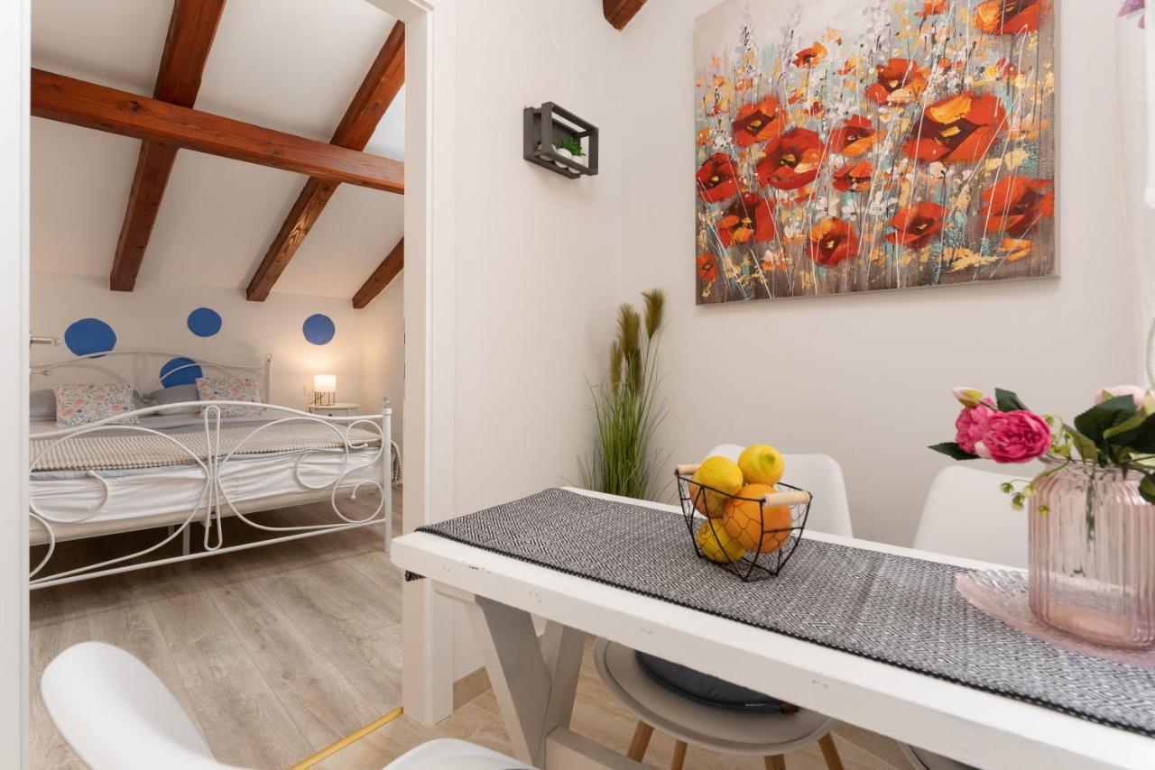 Relax In 2 Bedroom App In Old Town W/Ac And Wifi Rovinj Eksteriør billede