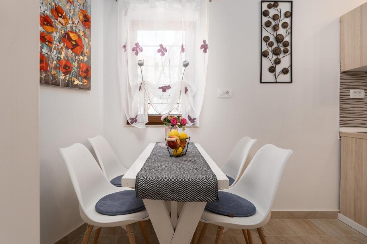 Relax In 2 Bedroom App In Old Town W/Ac And Wifi Rovinj Eksteriør billede