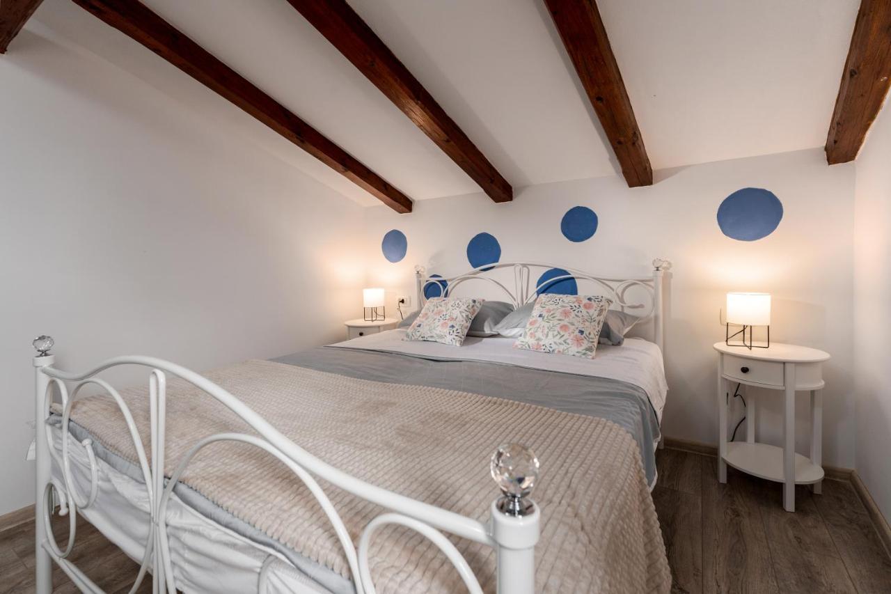 Relax In 2 Bedroom App In Old Town W/Ac And Wifi Rovinj Eksteriør billede