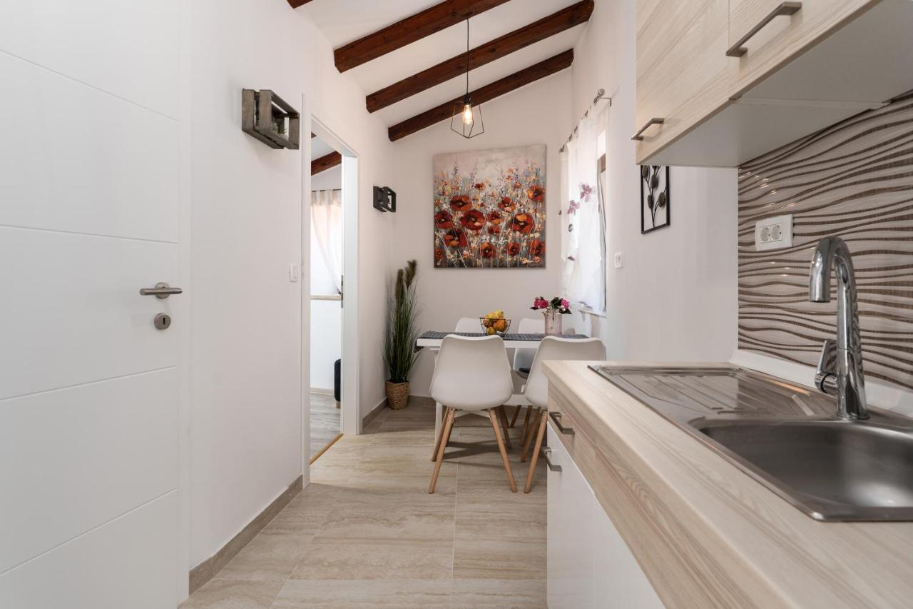 Relax In 2 Bedroom App In Old Town W/Ac And Wifi Rovinj Eksteriør billede