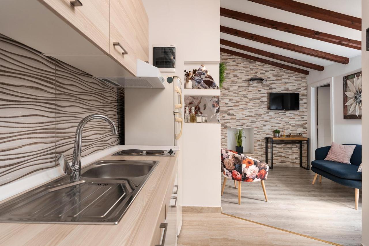 Relax In 2 Bedroom App In Old Town W/Ac And Wifi Rovinj Eksteriør billede